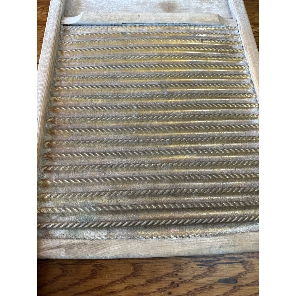 VINTAGE WASHBOARD - Picture 7 of 9